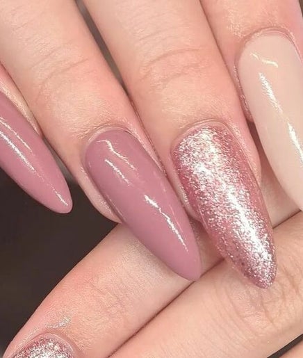 Exquisite Nails and Beauty 2paveikslėlis