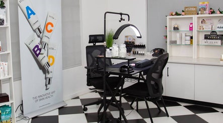 Flirt Hair and Beauty Bar