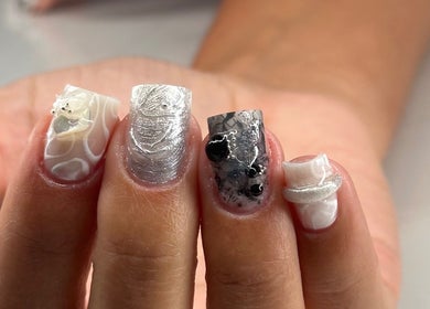 Design onglerie chic à Laul and Nails, La Garenne-Colombes, Île-de-France, FR.