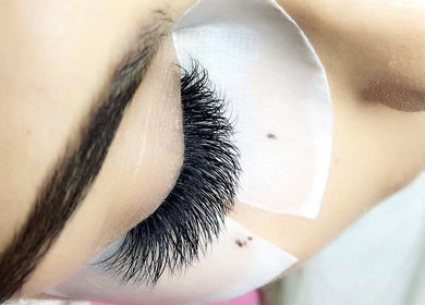 Close-up of eyelash extensions at Lola’s Lash Artistry in Westville, KwaZulu-Natal, ZA.