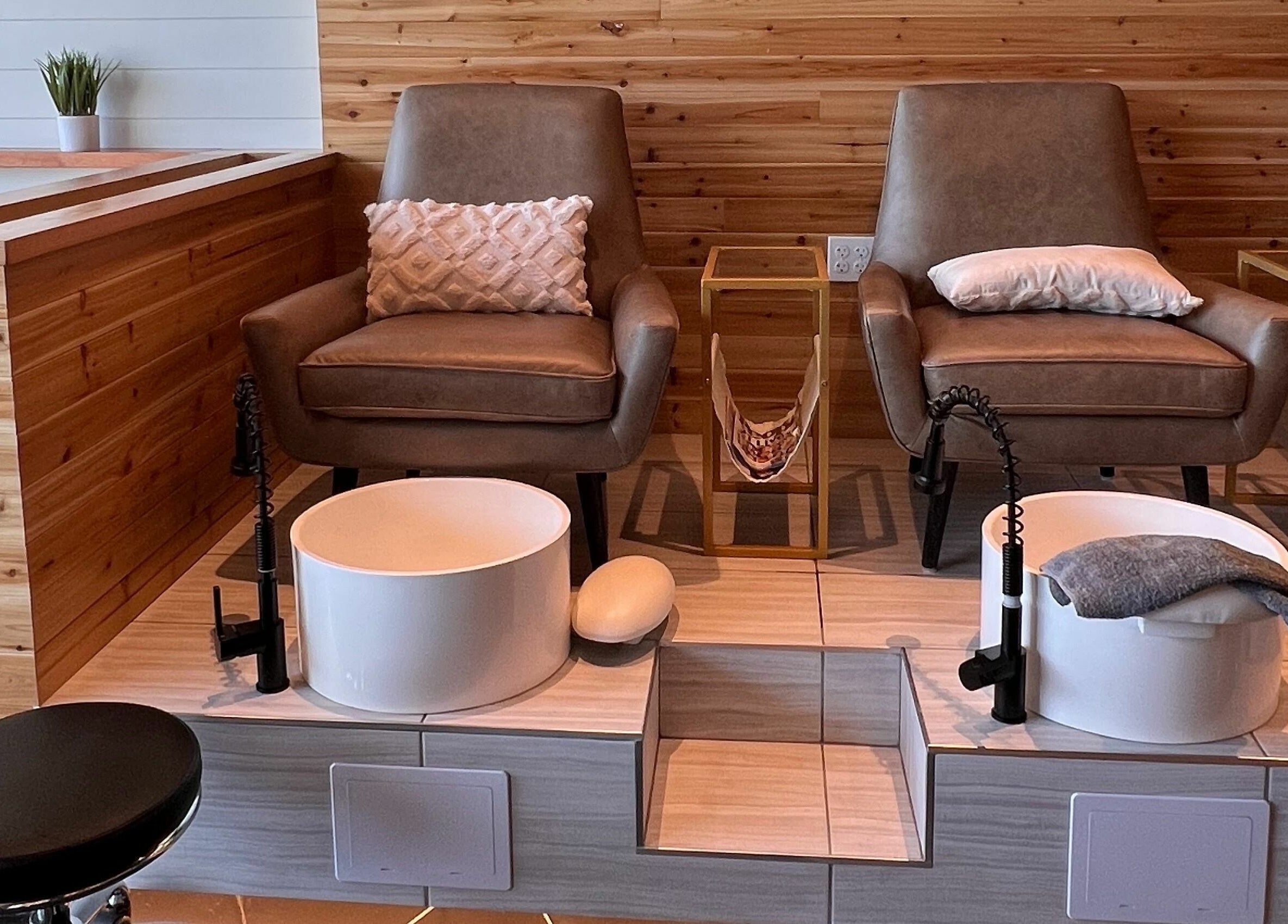 Bennington Nail Bar features luxury pedicure chairs in Bennington, Nebraska, US for a relaxing experience.