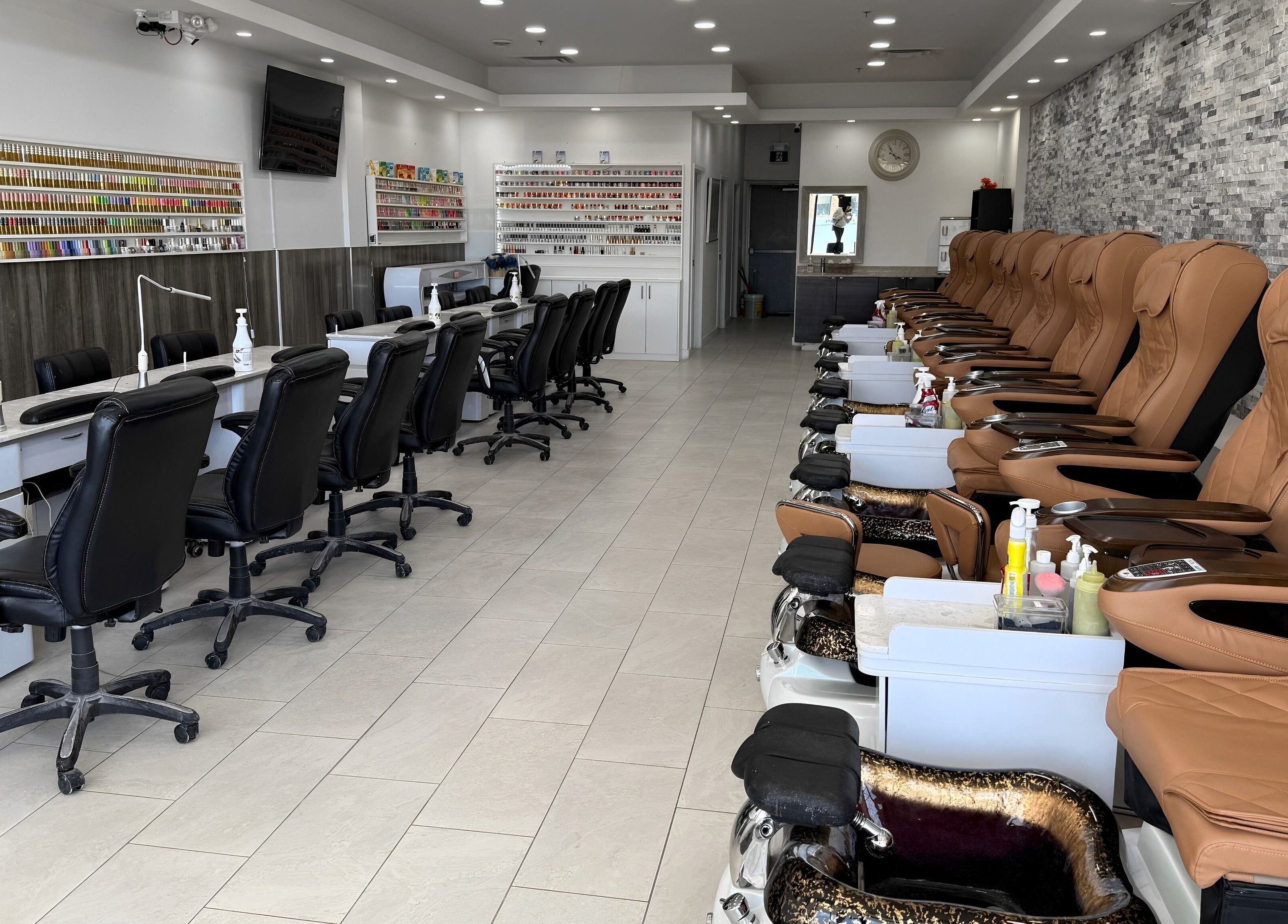 Relaxing interior of Pedi N Nails - Hespeler Cambridge, Cambridge, Ontario, CA with plush pedicure chairs.