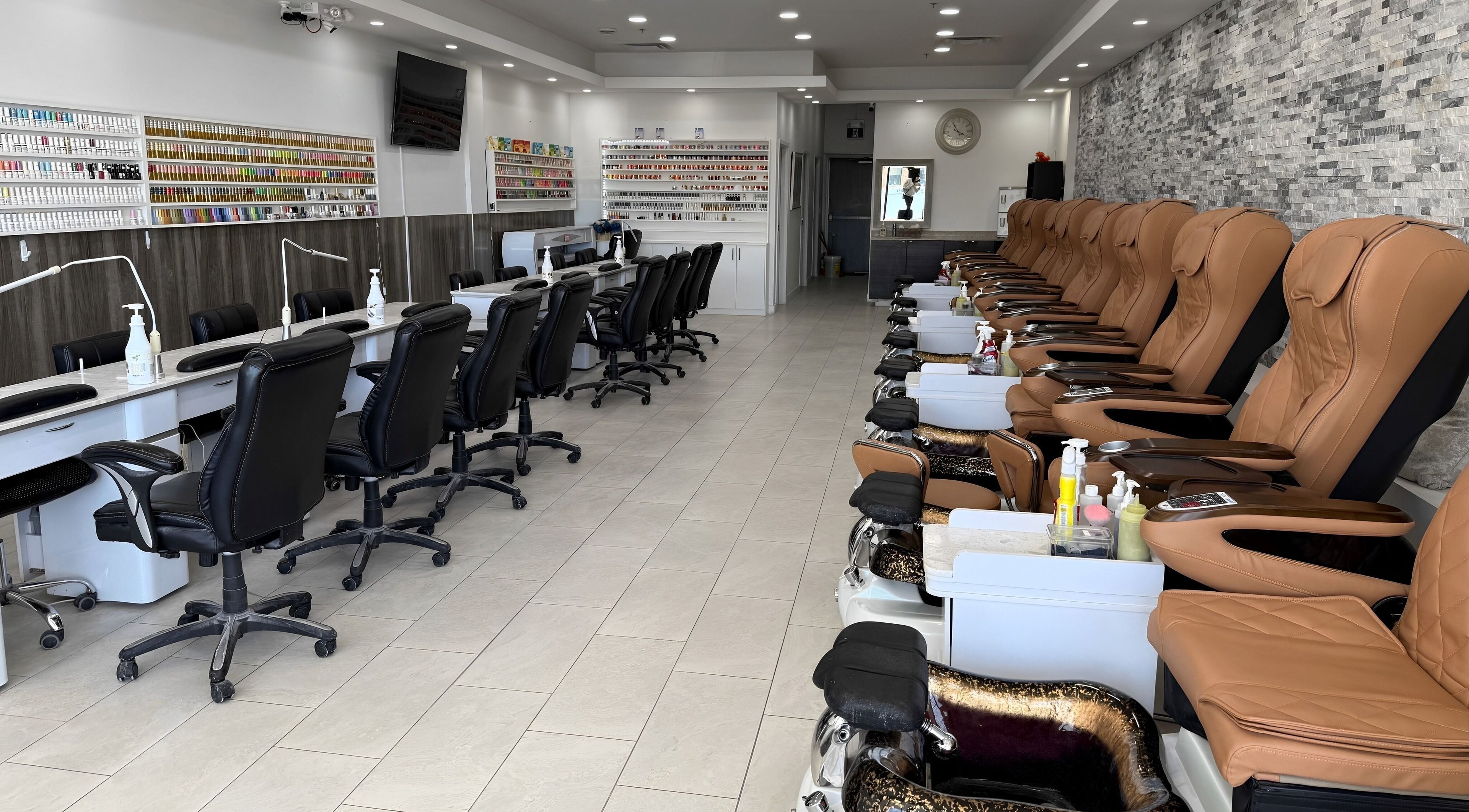 Relaxing interior of Pedi N Nails - Hespeler Cambridge, Cambridge, Ontario, CA with plush pedicure chairs.