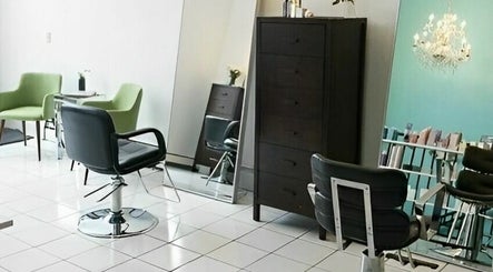 Wonderlust Salon