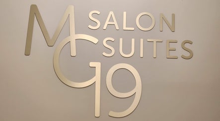 Shear Beauty at MG19 Salon Suites Ltd – obraz 3