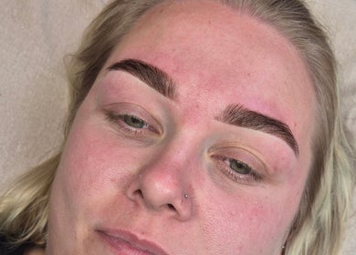 Perfectly shaped eyebrows at Nicola Battle - The Little Brow Room, Scarborough, England, GB.