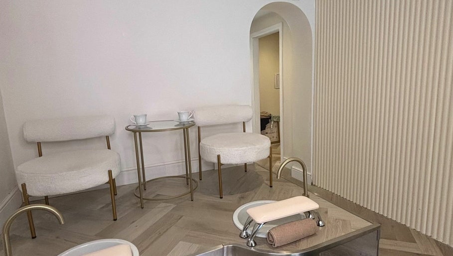 Lush Beauty Lounge image 1