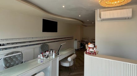 Lush Beauty Lounge image 2