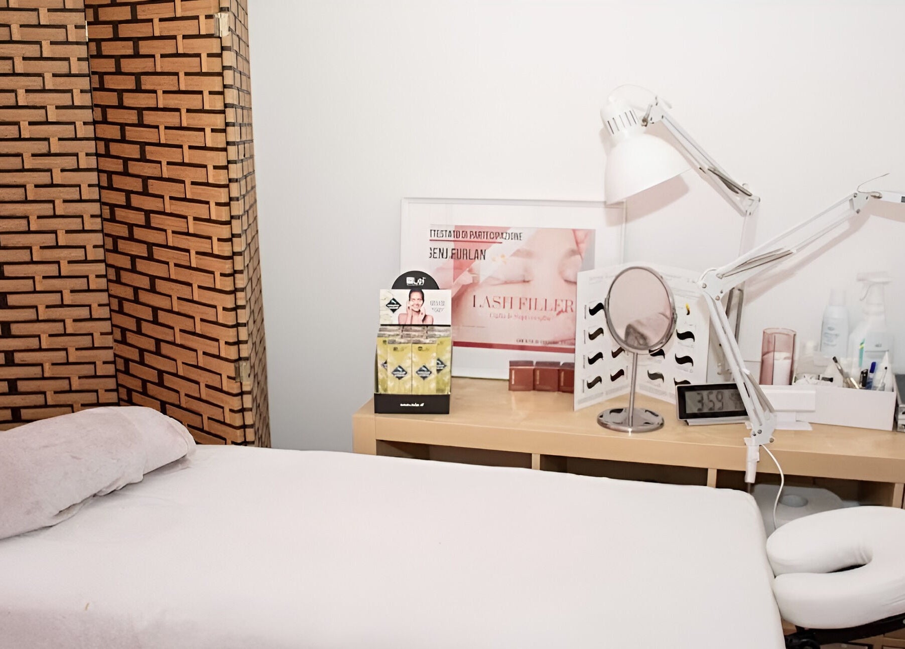 Accogliente angolo di trattamento a Genj Furlan Nail Academy, Gorizia, Friuli-Venezia Giulia, IT.