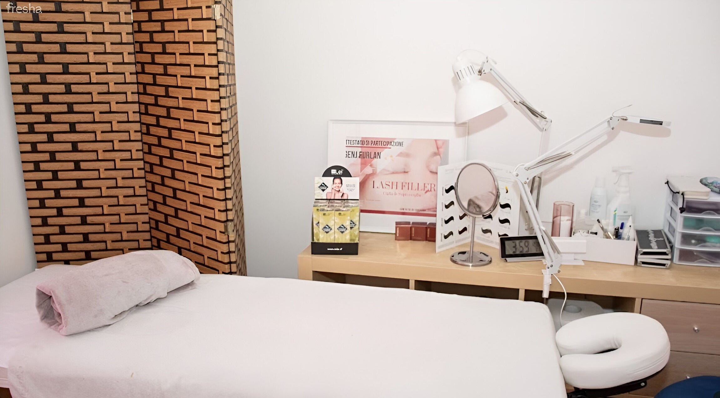 Accogliente angolo di trattamento a Genj Furlan Nail Academy, Gorizia, Friuli-Venezia Giulia, IT.