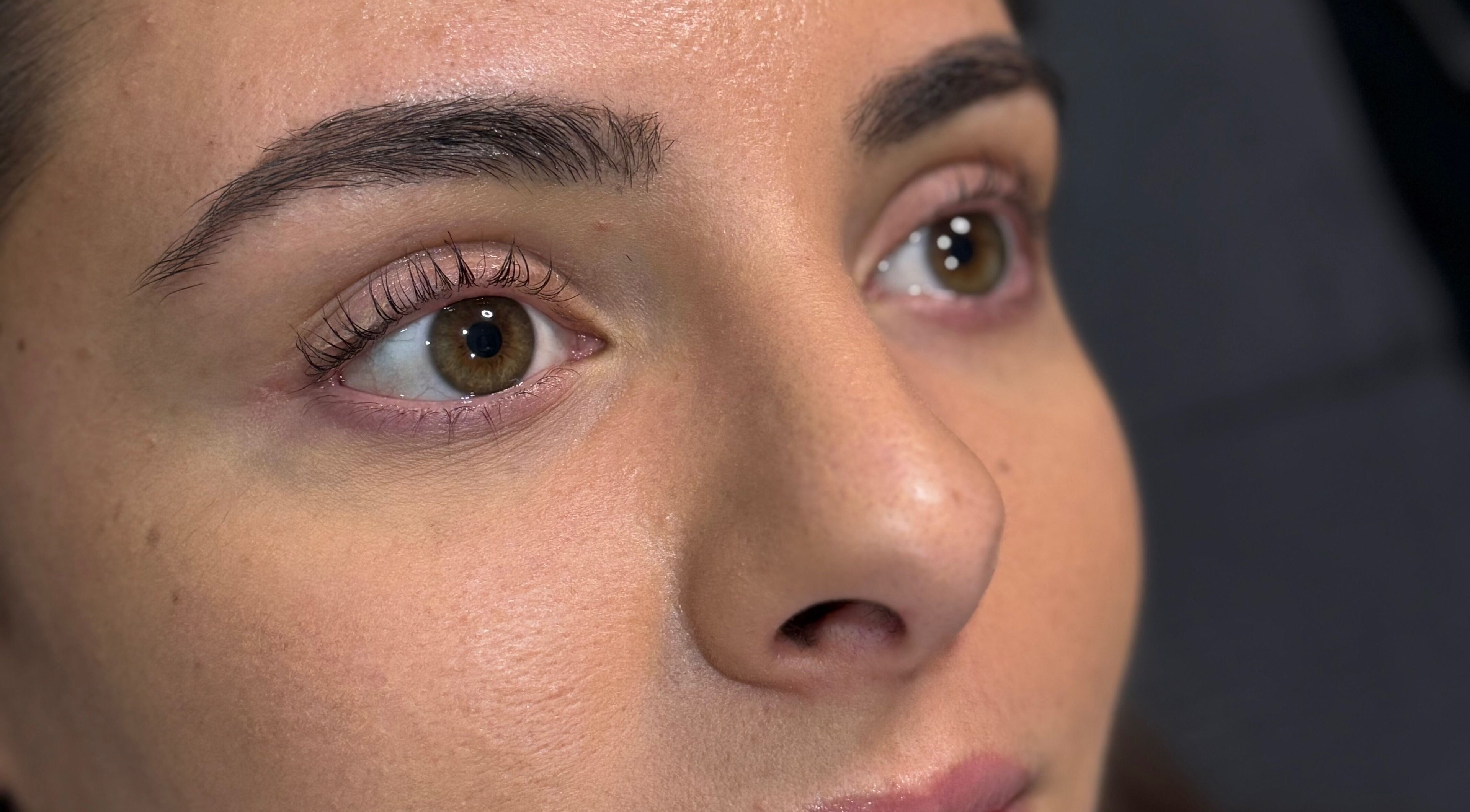 Close-up of expertly lifted lashes at Sculpt Studio - Studio des Cils, Laval, Québec, CA.