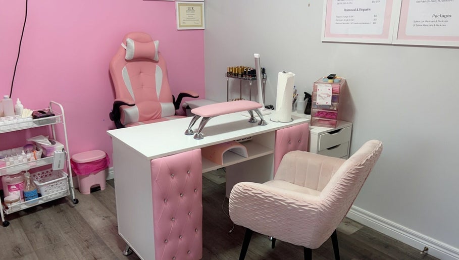 Pink Sphinx Nails and Spa afbeelding 1