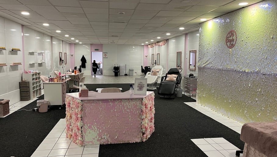 LJM's Beauty Bar billede 1