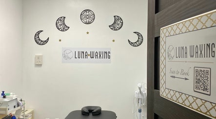 Luna Waxing image 3