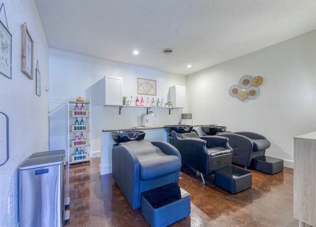 Sleek shampoo stations at Studio 45:11 Salon in Seymour, Tennessee, US offer a pristine and relaxing experience.