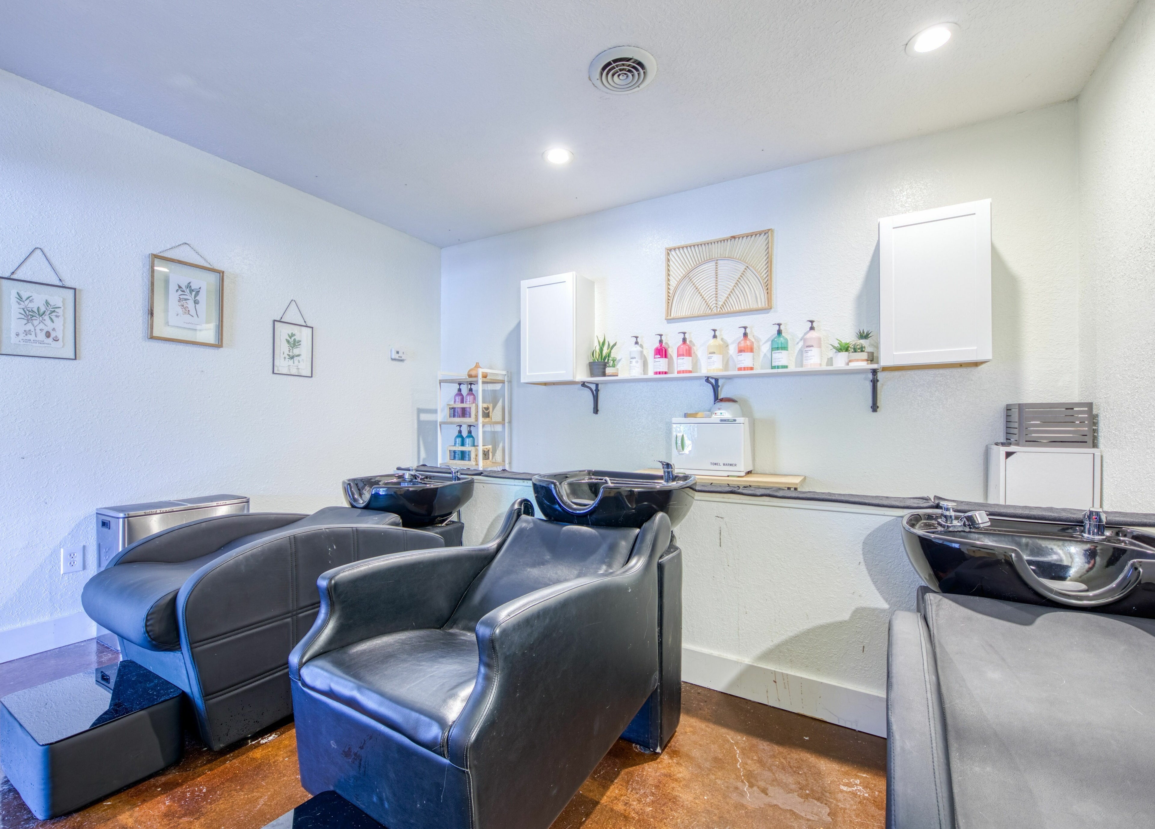 Luxurious wash stations at Studio 45:11 Salon in Seymour, Tennessee, US, perfect for a pampered experience.