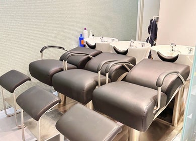 Luxurious wash stations at Devoue Hair, Melbourne, Victoria, AU, offering a premium hair care experience.