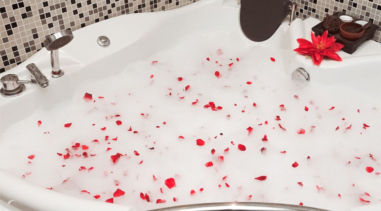 Luxurious bubble bath with rose petals at The AsiaSpa, Kuala Lumpur, Wilayah Persekutuan Kuala Lumpur, MY.