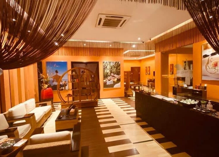 Elegant interior of The AsiaSpa, Kuala Lumpur exudes warmth and relaxation, enhancing peaceful ambiance.