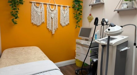 Tranquil treatment room at NU Med Clinic and MediSpa in Toronto, Ontario, CA with cozy decor and modern equipment.