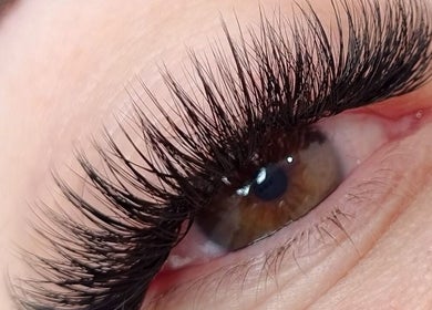 Close-up of lush eyelashes at Minutiae Beauty, Cape Town, Western Cape, ZA.