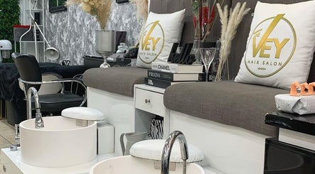 Frontals at VEY's image 3
