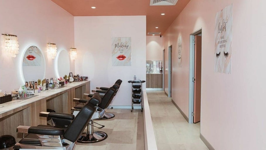 Rimi Beauty Threading and Waxing Studio image 1