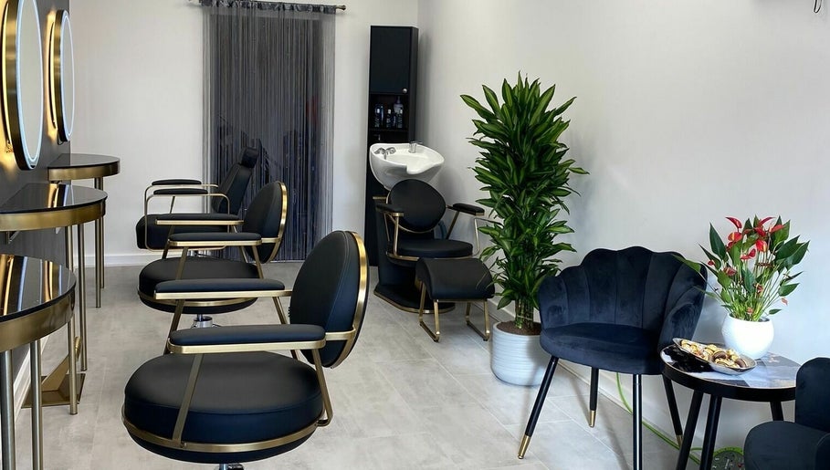 Image de Beauty Cuts Hairdressing 1