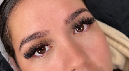 Finesse Lashes NZ изображение 2