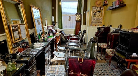 Εικόνα Strap and Scraper London Barbershop 2