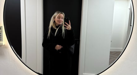 Blonde Studio London image 2