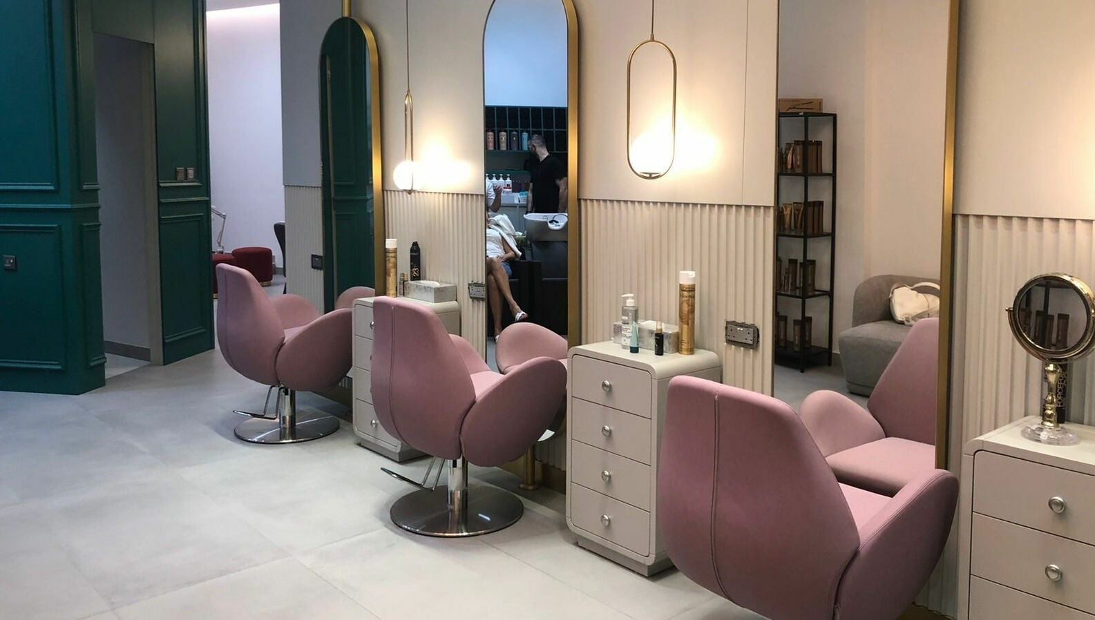 Modern interior of Ok Beauty Salon featuring chic seating and mirrors, دبي, دبي, AE.