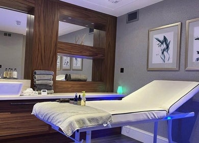 Serene therapy room at Jasia Holistic @The Health & Beauty Clinic, London, England, GB with massage bed and decor.