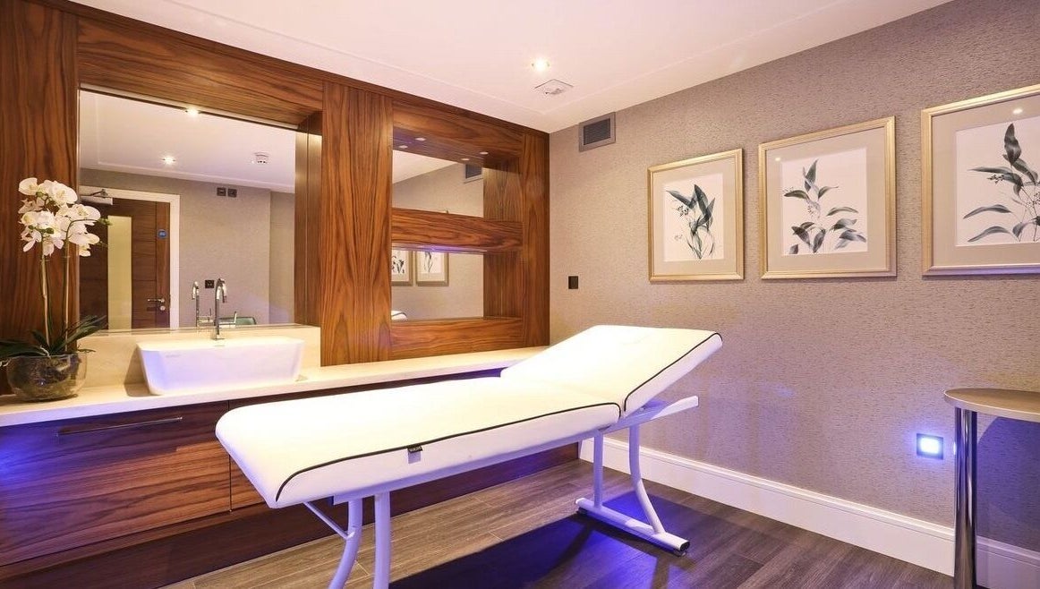 Relaxing treatment room at Jasia Holistic@ The Vale Living, London, GB with a spa bed and soothing decor.