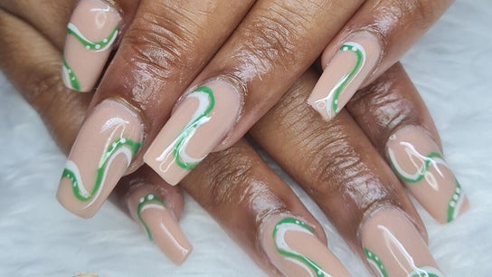 Lou’s Nail Nook
