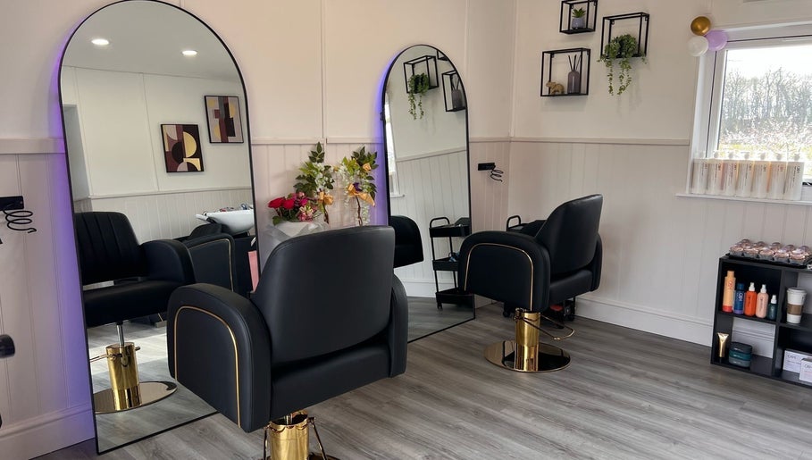 hình ảnh 1 của AJ Hair Studio