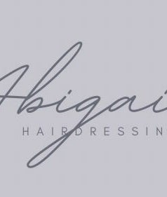 Abigail Hairdressing Bild 2