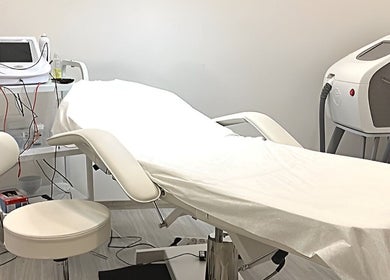 Salle de traitement moderne chez Sugaring Pro à Nice, Provence-Alpes-Côte d'Azur, FR.