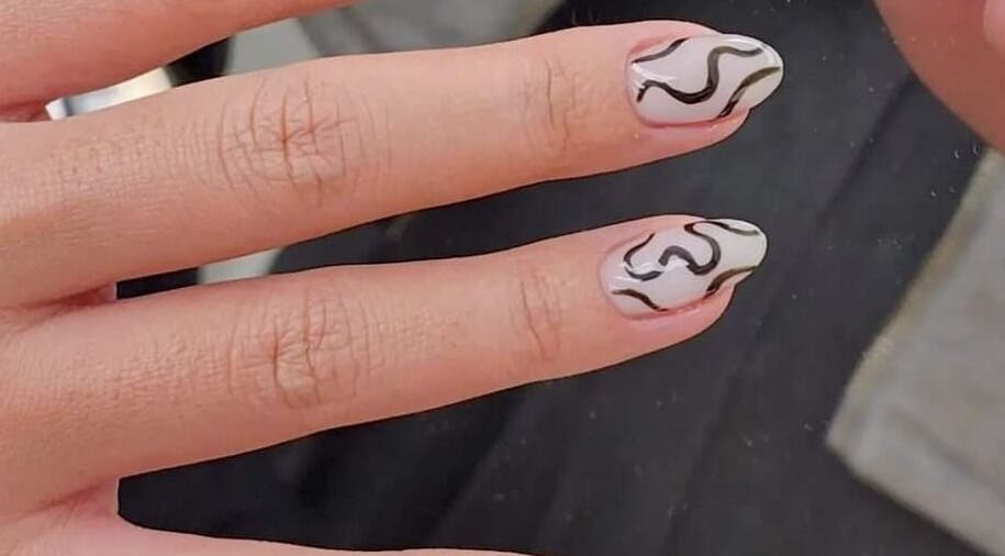 Black and white swirl nail design at Wonderbu Nails, Melbourne, Victoria, AU.