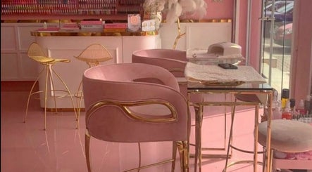 Lynette's