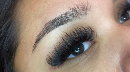 Gambar Lashed by Lorissa 2