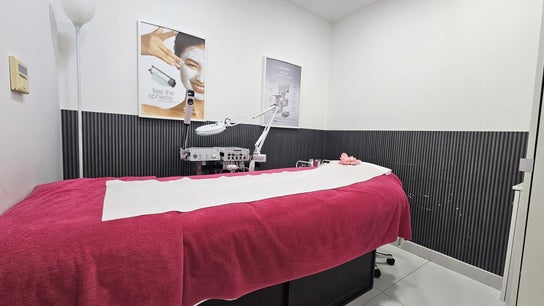 Polish Nails Care & More Salon