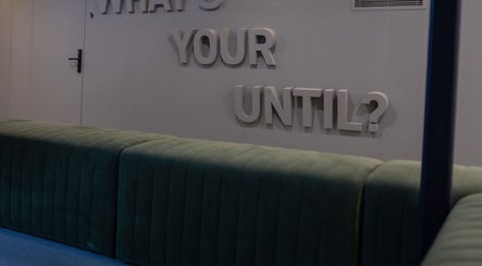 LooKosmetics (Soho) image 2