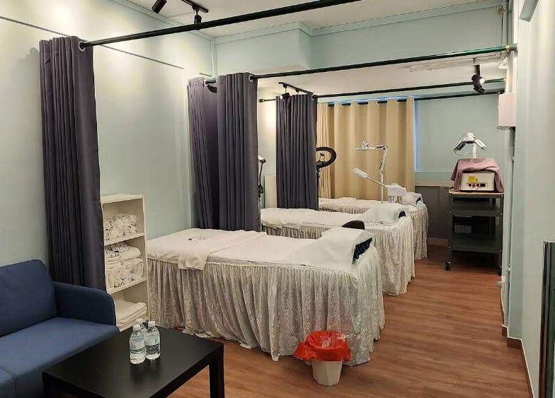 Cozy treatment room with massage beds at R&R Beauty Studio, Singapore, Singapore, SG.