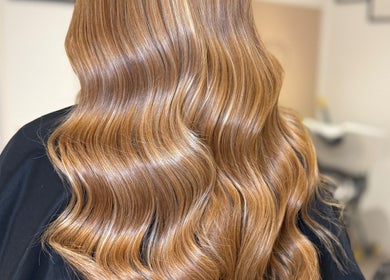 Lustrous golden waves hairstyle at Millie @ Shade Harrogate, Harrogate, England, GB.