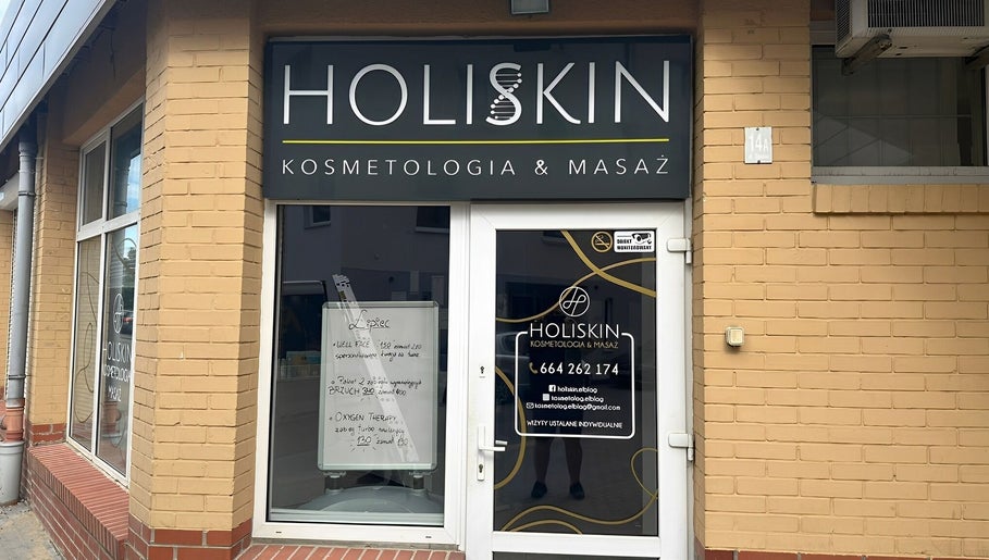 Wejście do HOLI Kosmetologia & Masaż Elbląg w Elblągu, Województwo Warmińsko-mazurskie, PL.