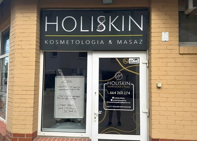 Wejście do HOLI Kosmetologia & Masaż Elbląg w Elblągu, Województwo Warmińsko-mazurskie, PL.