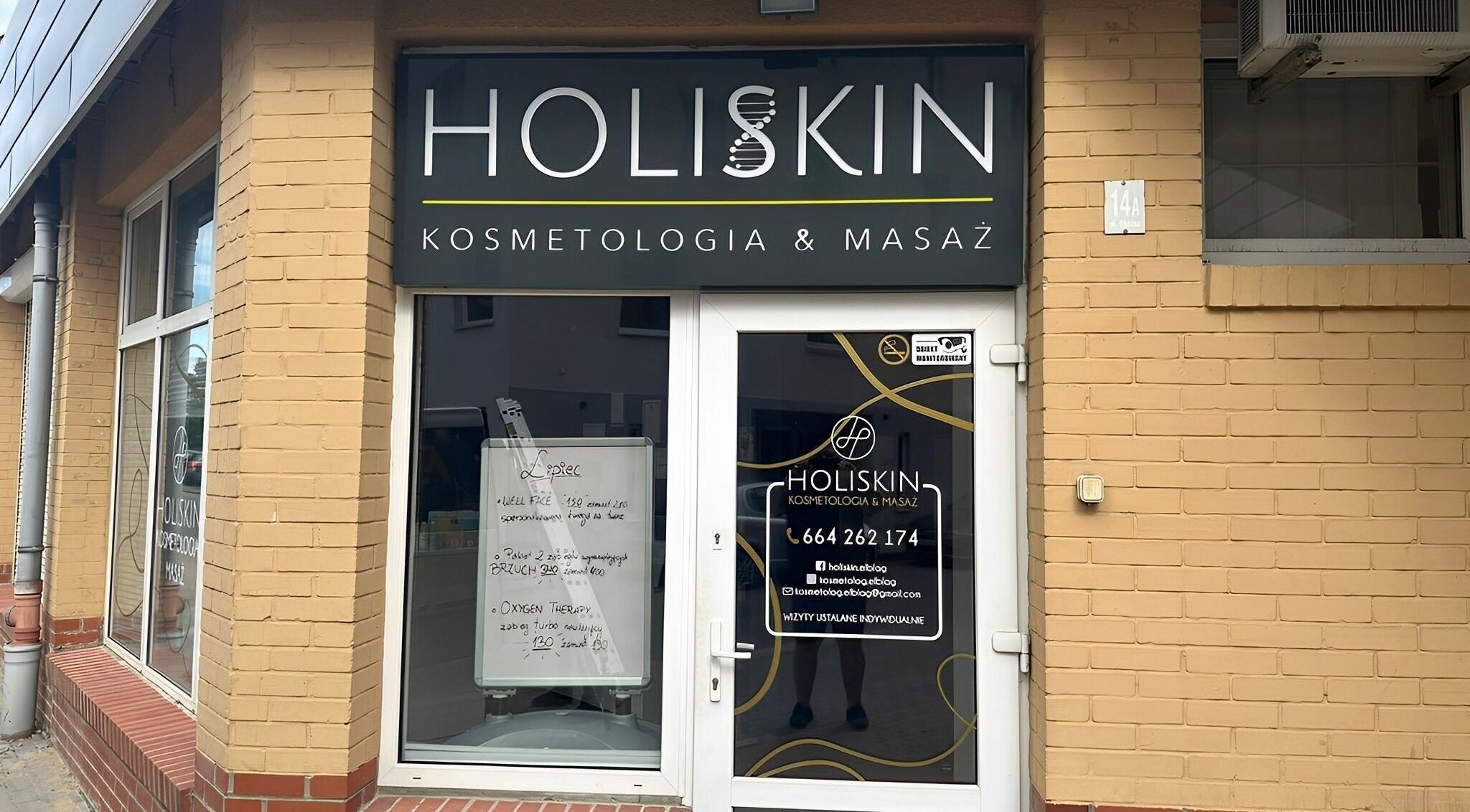 Wejście do HOLI Kosmetologia & Masaż Elbląg w Elblągu, Województwo Warmińsko-mazurskie, PL.