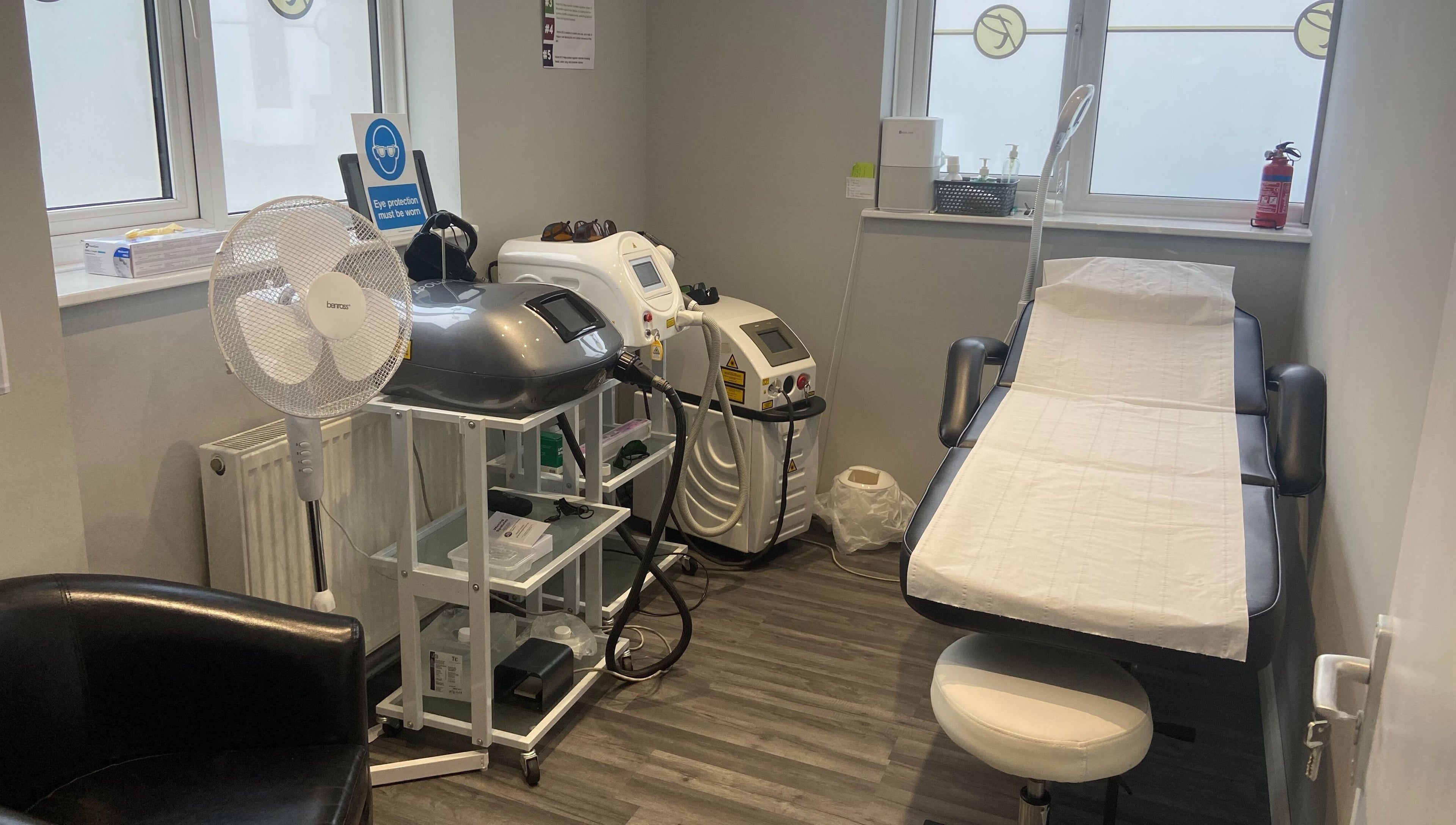 Treatment room with advanced equipment at Revive Laser Clinic in Snodland, England, GB.