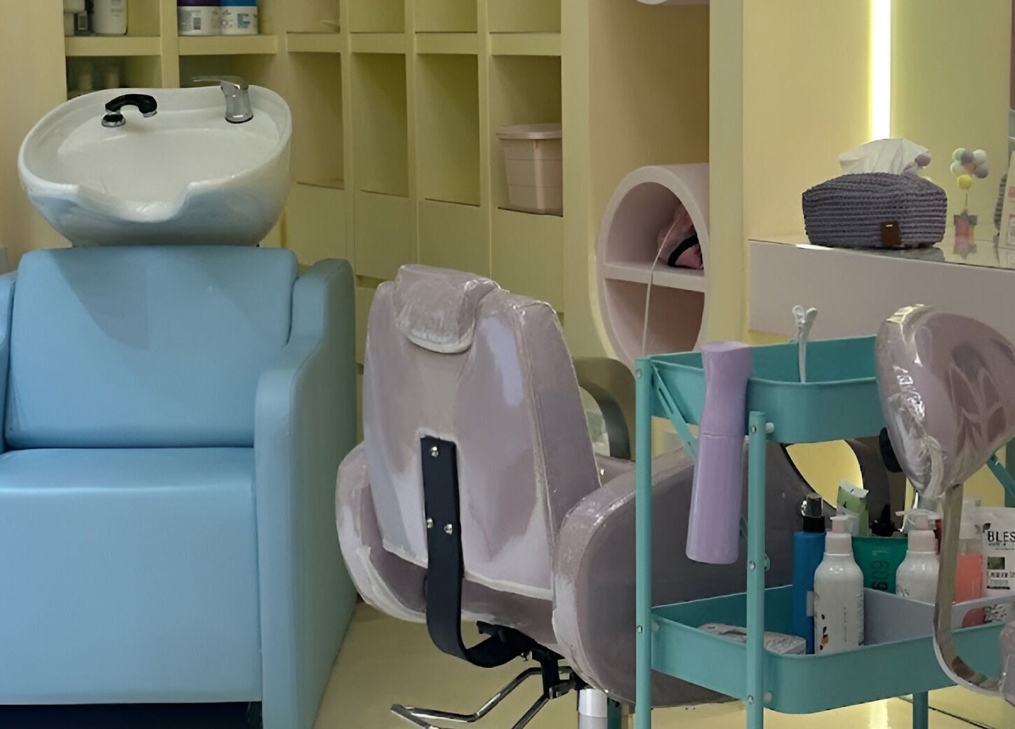 Interior of ManeandNatural | كيرلي بوتيك - Riyadh Branch featuring stylish salon chairs in Riyadh, SA.